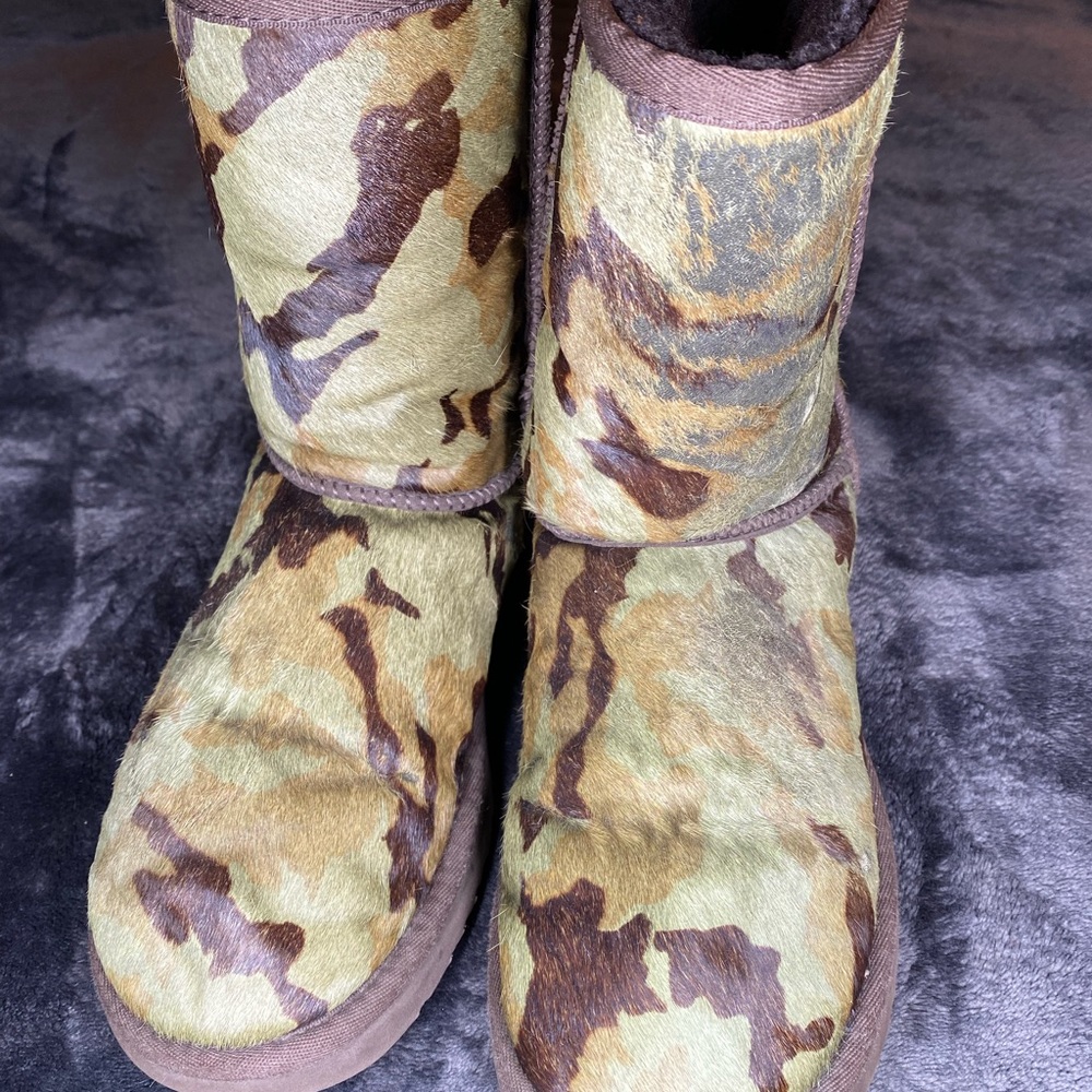 UGG